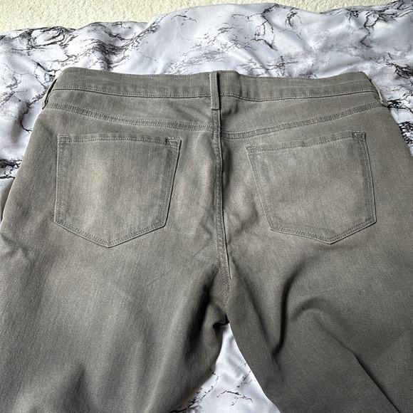 Old Navy Original Gray Mid-rise Jeans - Picture 4 of 6